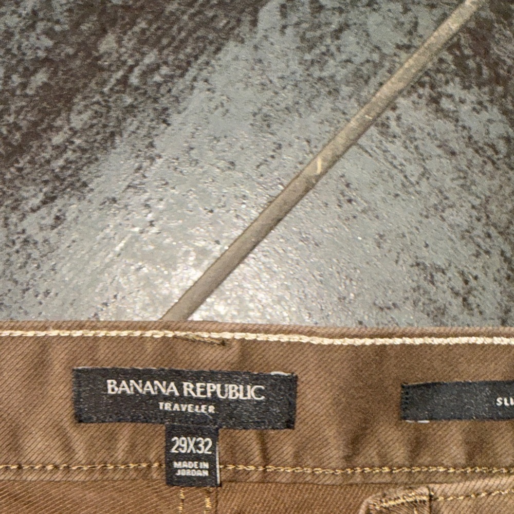 Banana Republic Men's brown light weight Traveler Jean chino pants 29x32 - Picture 2 of 8